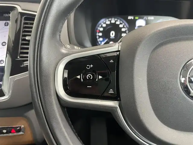 ボルボ ＸＣ９０ T6 AWD インスクリプション 静岡県 2019(令1)年 4.2万km オニキスブラックP 純正HDDナビ/・Bluetooth/・Apple Carplay /Android　Auto/ETＣ/360°カメラシステム/パークアシストパイロット/アダプティブクルーズコントロール/パイロットアシスト/ブラインドスポット/衝突軽減ブレーキ/Harman/Kardonサウンドシステム/黒革シート/・前席シートヒーター/・前席エアシート/・メモリー機能付きパワーシート/純正前後ドライブレコーダー/パワーバックドア