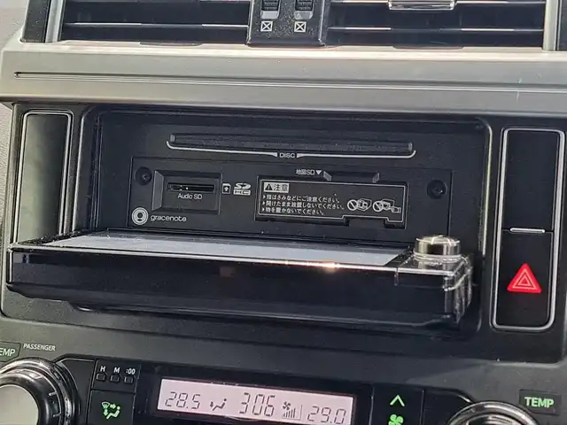 トヨタ ランドクルーザー プラド TX Lパッケージ・G－フロンティア 大阪府 2016(平28)年 8.9万km ホワイトパールクリスタルシャイン /禁煙車//ワンオーナー//MODELLISTAエアロ（フロント・リア）//サンルーフ/ルーフレール//LEDヘッドライト//ディーラー純正SDナビ/NSZT-W66T//Bluetooth/CD/DVD/SD/フルTV//バックカメラ//クルーズコントロール//前後コーナーセンサー//ビルトインETC//社外17インチアルミホイール/XTREME-J//茶革シート//前席パワーシート/シートヒーター//純正フロアマット//取説・保証書