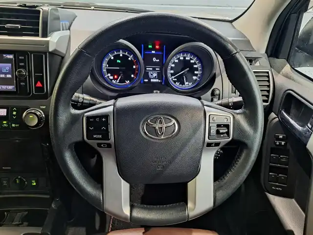 トヨタ ランドクルーザー プラド TX Lパッケージ・G－フロンティア 大阪府 2016(平28)年 8.9万km ホワイトパールクリスタルシャイン /禁煙車//ワンオーナー//MODELLISTAエアロ（フロント・リア）//サンルーフ/ルーフレール//LEDヘッドライト//ディーラー純正SDナビ/NSZT-W66T//Bluetooth/CD/DVD/SD/フルTV//バックカメラ//クルーズコントロール//前後コーナーセンサー//ビルトインETC//社外17インチアルミホイール/XTREME-J//茶革シート//前席パワーシート/シートヒーター//純正フロアマット//取説・保証書