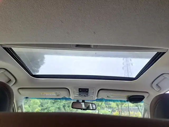 トヨタ ランドクルーザー プラド TX Lパッケージ・G－フロンティア 大阪府 2016(平28)年 8.9万km ホワイトパールクリスタルシャイン /禁煙車//ワンオーナー//MODELLISTAエアロ（フロント・リア）//サンルーフ/ルーフレール//LEDヘッドライト//ディーラー純正SDナビ/NSZT-W66T//Bluetooth/CD/DVD/SD/フルTV//バックカメラ//クルーズコントロール//前後コーナーセンサー//ビルトインETC//社外17インチアルミホイール/XTREME-J//茶革シート//前席パワーシート/シートヒーター//純正フロアマット//取説・保証書