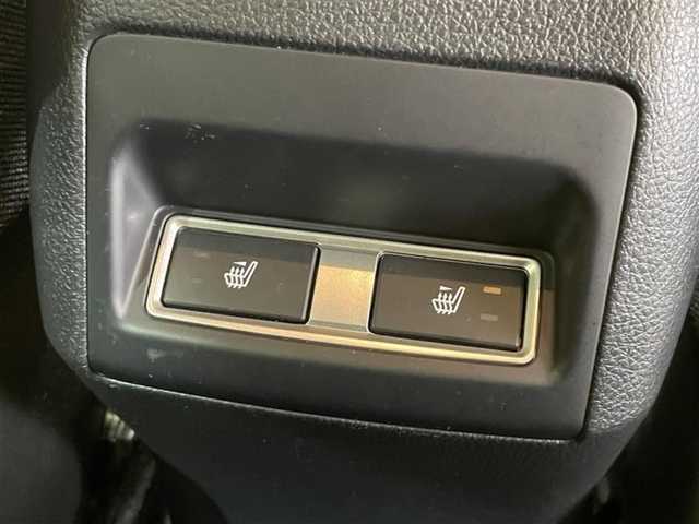 スバル フォレスター 2．0i－L 新潟県 2017(平29)年 1.6万km クリスタルホワイトP 6速マニュアルミッション/４WD/SSR製１７インチアルミホイール/クルーズコントロール/ステアリング連動ヘッドランプ/SI-DRIVE/横滑り防止装置/純正ナビ/フルセグTV/ステアリングスイッチ/ETC/オートエアコン/パワーシート(前席)/シートヒーター(前席・後席左右)/オートライト/LEDヘッドランプ/フロント・リヤフォグランプ/純正アルミホイール積み込み有