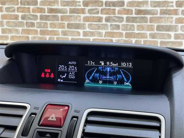 スバル フォレスター 2．0i－L 新潟県 2017(平29)年 1.6万km クリスタルホワイトP 6速マニュアルミッション/４WD/SSR製１７インチアルミホイール/クルーズコントロール/ステアリング連動ヘッドランプ/SI-DRIVE/横滑り防止装置/純正ナビ/フルセグTV/ステアリングスイッチ/ETC/オートエアコン/パワーシート(前席)/シートヒーター(前席・後席左右)/オートライト/LEDヘッドランプ/フロント・リヤフォグランプ/純正アルミホイール積み込み有