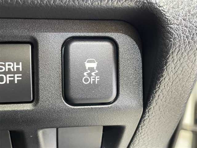 スバル フォレスター 2．0i－L 新潟県 2017(平29)年 1.6万km クリスタルホワイトP 6速マニュアルミッション/４WD/SSR製１７インチアルミホイール/クルーズコントロール/ステアリング連動ヘッドランプ/SI-DRIVE/横滑り防止装置/純正ナビ/フルセグTV/ステアリングスイッチ/ETC/オートエアコン/パワーシート(前席)/シートヒーター(前席・後席左右)/オートライト/LEDヘッドランプ/フロント・リヤフォグランプ/純正アルミホイール積み込み有