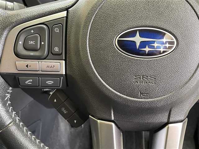 スバル フォレスター 2．0i－L 新潟県 2017(平29)年 1.6万km クリスタルホワイトP 6速マニュアルミッション/４WD/SSR製１７インチアルミホイール/クルーズコントロール/ステアリング連動ヘッドランプ/SI-DRIVE/横滑り防止装置/純正ナビ/フルセグTV/ステアリングスイッチ/ETC/オートエアコン/パワーシート(前席)/シートヒーター(前席・後席左右)/オートライト/LEDヘッドランプ/フロント・リヤフォグランプ/純正アルミホイール積み込み有