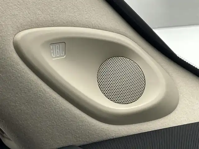 トヨタ ランドクルーザー ZX 愛知県 2024(令6)年 0.1千km プレシャスホワイトパール 純正１２．３型ナビ　ムーンルーフ　モデリスタ　禁煙　ＪＢＬサウンド　ベージュ革　全方位カメラ　シートヒーター　ハンドルヒーター　ハンズフリー電動リアゲート　衝突軽減　追従クルコン　ＢＳＭ　ＨＵＤ　コーナーセンサー　サイドステップ　スマートエントリーシステム　マルチテレーンモニター　　プリクラッシュセーフティ　Tコネクトナビシステムオプション　TVキャンセラー