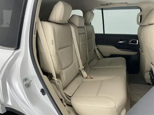 トヨタ ランドクルーザー ZX 愛知県 2024(令6)年 0.1千km プレシャスホワイトパール 純正１２．３型ナビ　ムーンルーフ　モデリスタ　禁煙　ＪＢＬサウンド　ベージュ革　全方位カメラ　シートヒーター　ハンドルヒーター　ハンズフリー電動リアゲート　衝突軽減　追従クルコン　ＢＳＭ　ＨＵＤ　コーナーセンサー　サイドステップ　スマートエントリーシステム　マルチテレーンモニター　　プリクラッシュセーフティ　Tコネクトナビシステムオプション　TVキャンセラー