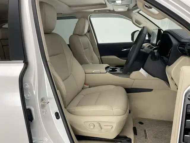 トヨタ ランドクルーザー ZX 愛知県 2024(令6)年 0.1千km プレシャスホワイトパール 純正１２．３型ナビ　ムーンルーフ　モデリスタ　禁煙　ＪＢＬサウンド　ベージュ革　全方位カメラ　シートヒーター　ハンドルヒーター　ハンズフリー電動リアゲート　衝突軽減　追従クルコン　ＢＳＭ　ＨＵＤ　コーナーセンサー　サイドステップ　スマートエントリーシステム　マルチテレーンモニター　　プリクラッシュセーフティ　Tコネクトナビシステムオプション　TVキャンセラー