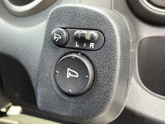 ホンダ フィット ハイブリット ナビ プレミアムセレクション 山口県 2010(平22)年 9.2万km プレミアムホワイトパール 純正ナビ/DVD/CD/MSV/ワンセグTV/バックカメラ/純正HIDヘッドライト/オートライト/純正１５インチアルミホイール/革巻きステアリング/ステアリングスイッチ/パドルシフト/クルーズコントロール/前席シートヒーター/横滑り防止/スマートキー/ビルトインETC/純正フロアマット/純正ドアバイザー/電動格納ウインカードアミラー