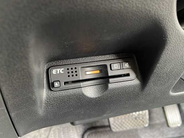 ホンダ フィット ハイブリット ナビ プレミアムセレクション 山口県 2010(平22)年 9.2万km プレミアムホワイトパール 純正ナビ/DVD/CD/MSV/ワンセグTV/バックカメラ/純正HIDヘッドライト/オートライト/純正１５インチアルミホイール/革巻きステアリング/ステアリングスイッチ/パドルシフト/クルーズコントロール/前席シートヒーター/横滑り防止/スマートキー/ビルトインETC/純正フロアマット/純正ドアバイザー/電動格納ウインカードアミラー