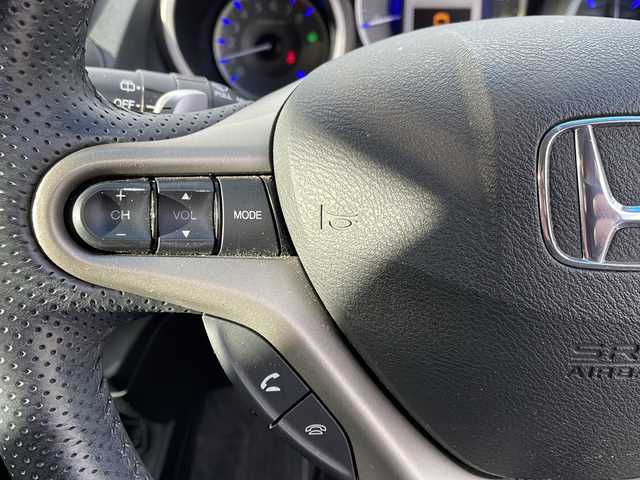 ホンダ フィット ハイブリット ナビ プレミアムセレクション 山口県 2010(平22)年 9.2万km プレミアムホワイトパール 純正ナビ/DVD/CD/MSV/ワンセグTV/バックカメラ/純正HIDヘッドライト/オートライト/純正１５インチアルミホイール/革巻きステアリング/ステアリングスイッチ/パドルシフト/クルーズコントロール/前席シートヒーター/横滑り防止/スマートキー/ビルトインETC/純正フロアマット/純正ドアバイザー/電動格納ウインカードアミラー