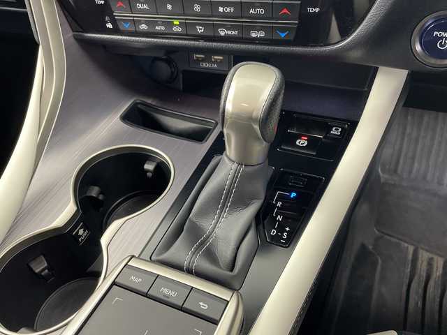 レクサス ＲＸ 450h Fスポーツ 鹿児島県 2021(令3)年 4.6万km グラファイトブラックガラスフレーク ワンオーナー/レクサスセーフティプラス/純正ナビ/（CD/DVD/BT/フルセグTV）/AppleCarPlay/パノラマルーフ/パノラミックビューモニター/パドルシフト/プリクラッシュセーフティ/レーンキープアシストパワーバックドア/レーダークルーズコントロール/ヘッドアップディスプレイ/ブラインドスポットモニター/3眼LEDヘッドライト/赤レザーシート/シートヒーター/シートベンチレーション/ETC2.0/ハンドルヒーター/保証書/取扱説明書