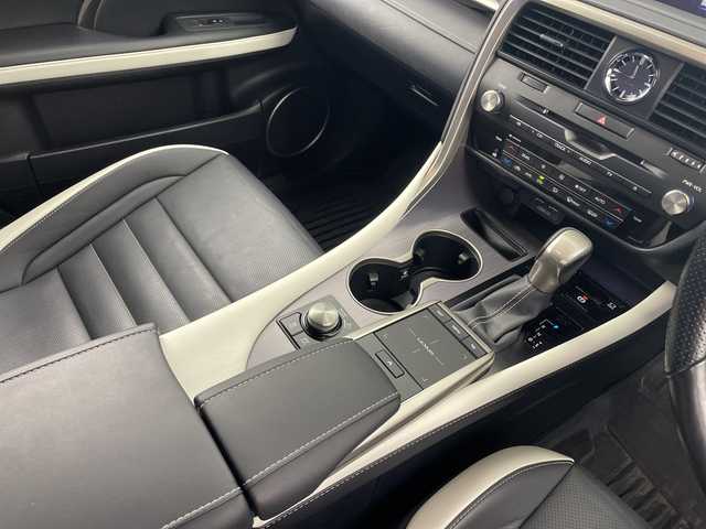 レクサス ＲＸ 450h Fスポーツ 鹿児島県 2021(令3)年 4.6万km グラファイトブラックガラスフレーク ワンオーナー/レクサスセーフティプラス/純正ナビ/（CD/DVD/BT/フルセグTV）/AppleCarPlay/パノラマルーフ/パノラミックビューモニター/パドルシフト/プリクラッシュセーフティ/レーンキープアシストパワーバックドア/レーダークルーズコントロール/ヘッドアップディスプレイ/ブラインドスポットモニター/3眼LEDヘッドライト/赤レザーシート/シートヒーター/シートベンチレーション/ETC2.0/ハンドルヒーター/保証書/取扱説明書