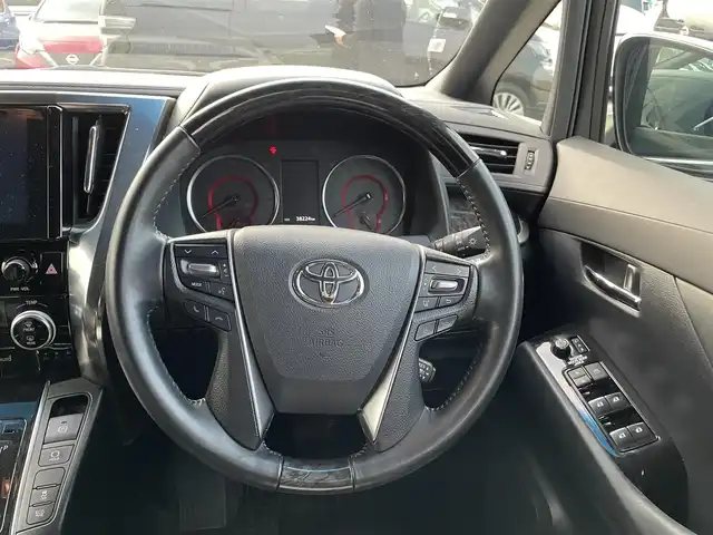 トヨタ アルファード S タイプゴールド 大阪府 2021(令3)年 3.9万km ホワイトパールクリスタルシャイン ワンオーナー　/純正９インチナビ　/   フルセグＴＶ/CD/DVD/Bluetooth/USB　/バックモニター　/フリップダウンモニター　/ツインムーンルーフ/トヨタセーフティセンス/コーナーセンサー　　/両側パワースライドドア　/電動リアゲート　/オットマン/純正18インチアルミホイール　/ビルトインＥＴＣ2.0/三眼ＬＥＤ/取扱説明書/保証書/記録簿