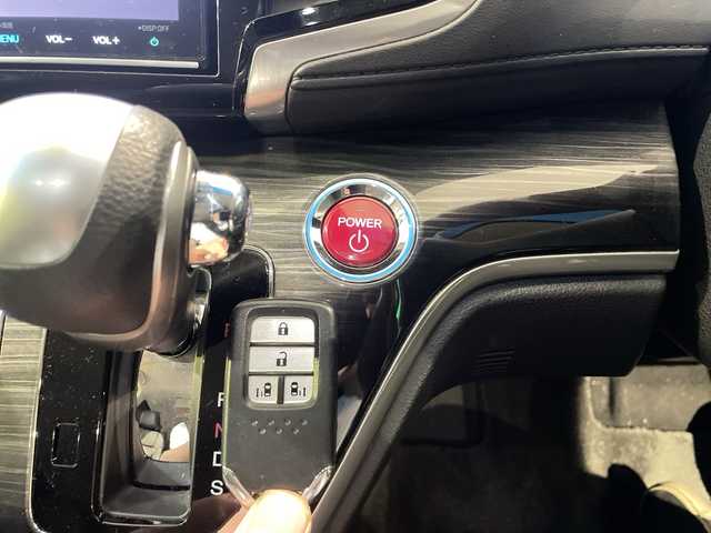 ホンダ オデッセイ ハイブリッド 福島県 2016(平28)年 15.1万km ホワイトオーキッドパール ワンオーナー車/純正SDナビ/〇フルセグTV/〇Bt/〇FM＆AM/〇SD/〇DISC（CD＆DVD）/〇リアモニタHDMI/バックカメラ/純正ETC/オートライト/ステアリングボタン/追従クルーズコントロール/純正フリップダウンモニター/リモコン/パワーシート（D席）/シートヒーター（D＋N席）/両面パワースライドドア/社外夏タイヤ4本積載（225/40R19）