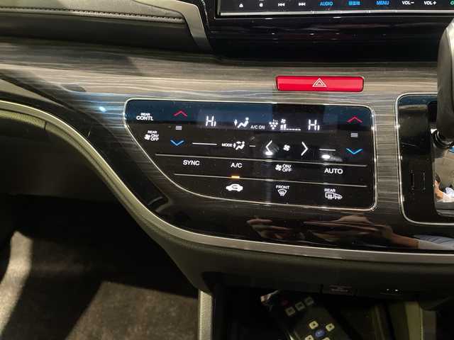 ホンダ オデッセイ ハイブリッド 福島県 2016(平28)年 15.1万km ホワイトオーキッドパール ワンオーナー車/純正SDナビ/〇フルセグTV/〇Bt/〇FM＆AM/〇SD/〇DISC（CD＆DVD）/〇リアモニタHDMI/バックカメラ/純正ETC/オートライト/ステアリングボタン/追従クルーズコントロール/純正フリップダウンモニター/リモコン/パワーシート（D席）/シートヒーター（D＋N席）/両面パワースライドドア/社外夏タイヤ4本積載（225/40R19）