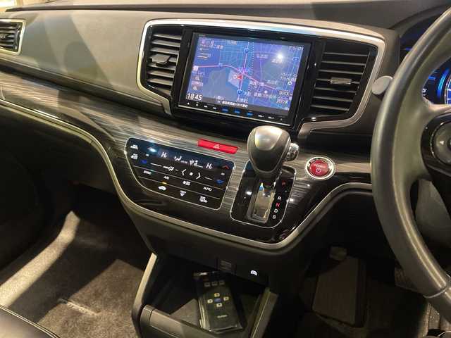 ホンダ オデッセイ ハイブリッド 福島県 2016(平28)年 15.1万km ホワイトオーキッドパール ワンオーナー車/純正SDナビ/〇フルセグTV/〇Bt/〇FM＆AM/〇SD/〇DISC（CD＆DVD）/〇リアモニタHDMI/バックカメラ/純正ETC/オートライト/ステアリングボタン/追従クルーズコントロール/純正フリップダウンモニター/リモコン/パワーシート（D席）/シートヒーター（D＋N席）/両面パワースライドドア/社外夏タイヤ4本積載（225/40R19）