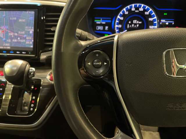 ホンダ オデッセイ ハイブリッド 福島県 2016(平28)年 15.1万km ホワイトオーキッドパール ワンオーナー車/純正SDナビ/〇フルセグTV/〇Bt/〇FM＆AM/〇SD/〇DISC（CD＆DVD）/〇リアモニタHDMI/バックカメラ/純正ETC/オートライト/ステアリングボタン/追従クルーズコントロール/純正フリップダウンモニター/リモコン/パワーシート（D席）/シートヒーター（D＋N席）/両面パワースライドドア/社外夏タイヤ4本積載（225/40R19）