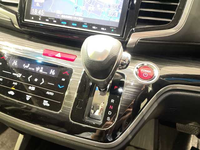 ホンダ オデッセイ ハイブリッド 福島県 2016(平28)年 15.1万km ホワイトオーキッドパール ワンオーナー車/純正SDナビ/〇フルセグTV/〇Bt/〇FM＆AM/〇SD/〇DISC（CD＆DVD）/〇リアモニタHDMI/バックカメラ/純正ETC/オートライト/ステアリングボタン/追従クルーズコントロール/純正フリップダウンモニター/リモコン/パワーシート（D席）/シートヒーター（D＋N席）/両面パワースライドドア/社外夏タイヤ4本積載（225/40R19）