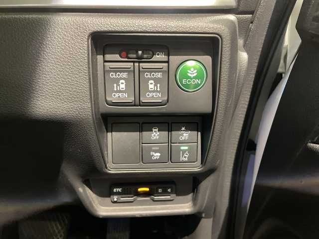 ホンダ オデッセイ ハイブリッド 福島県 2016(平28)年 15.1万km ホワイトオーキッドパール ワンオーナー車/純正SDナビ/〇フルセグTV/〇Bt/〇FM＆AM/〇SD/〇DISC（CD＆DVD）/〇リアモニタHDMI/バックカメラ/純正ETC/オートライト/ステアリングボタン/追従クルーズコントロール/純正フリップダウンモニター/リモコン/パワーシート（D席）/シートヒーター（D＋N席）/両面パワースライドドア/社外夏タイヤ4本積載（225/40R19）