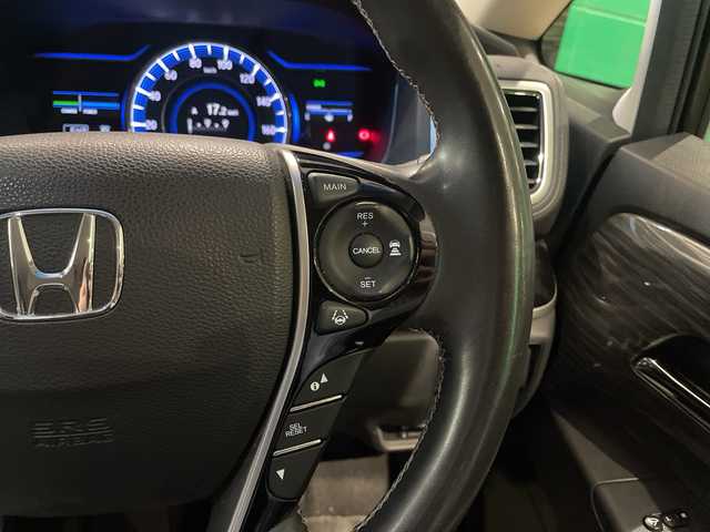 ホンダ オデッセイ ハイブリッド 福島県 2016(平28)年 15.1万km ホワイトオーキッドパール ワンオーナー車/純正SDナビ/〇フルセグTV/〇Bt/〇FM＆AM/〇SD/〇DISC（CD＆DVD）/〇リアモニタHDMI/バックカメラ/純正ETC/オートライト/ステアリングボタン/追従クルーズコントロール/純正フリップダウンモニター/リモコン/パワーシート（D席）/シートヒーター（D＋N席）/両面パワースライドドア/社外夏タイヤ4本積載（225/40R19）