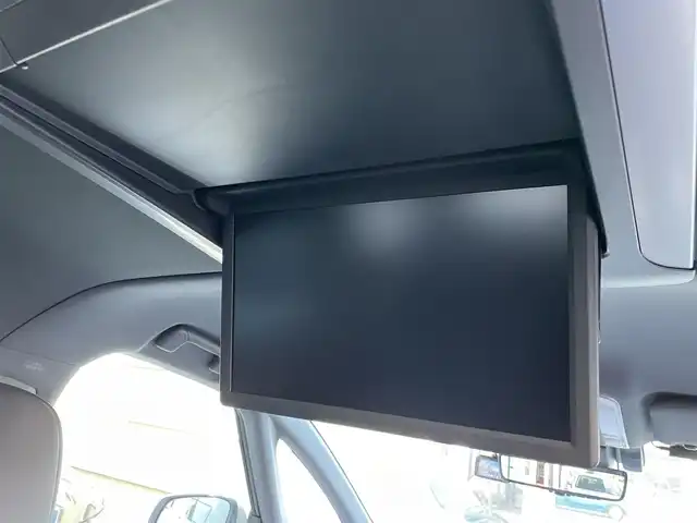 トヨタ アルファードハイブリット エグゼクティブ ラウンジ 東京都 2024(令6)年 2.4万km プラチナホワイトパールマイカ 純正ナビ/純正後席モニター/フルセグTV/Bluetooth/CD/DVD/USB/HDMI/左右独立ムーンルーフ/ユニバーサルステップ (左右)/JBLプレミアムサウンド/前後ドライブレコーダー/Toyota Safety Sense/・プリクラッシュセーフティ/・レーントレーシングアシスト/・先行車発進告知機能/・オートマチックハイビーム/・レーダークルーズコントロール/・クリアランスソナー/・ロードサインアシスト/・ブラインドスポットモニター/・ヘッドアップディスプレイ/パノラミックビューモニター/アドバンスドパーク/リアエンターテインメント/ETC2.0/デジタルインナーミラー/前後コーナーセンサー/両側パワースライドドア/パワーシート/パワーバックドア/シートヒーター/ベンチレーション/ステアリングヒーター/LEDヘッドライト/17インチ純正アルミホイール/スマートキー