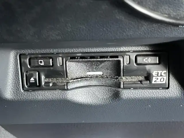 トヨタ アルファードハイブリット エグゼクティブ ラウンジ 東京都 2024(令6)年 2.4万km プラチナホワイトパールマイカ 純正ナビ/純正後席モニター/フルセグTV/Bluetooth/CD/DVD/USB/HDMI/左右独立ムーンルーフ/ユニバーサルステップ (左右)/JBLプレミアムサウンド/前後ドライブレコーダー/Toyota Safety Sense/・プリクラッシュセーフティ/・レーントレーシングアシスト/・先行車発進告知機能/・オートマチックハイビーム/・レーダークルーズコントロール/・クリアランスソナー/・ロードサインアシスト/・ブラインドスポットモニター/・ヘッドアップディスプレイ/パノラミックビューモニター/アドバンスドパーク/リアエンターテインメント/ETC2.0/デジタルインナーミラー/前後コーナーセンサー/両側パワースライドドア/パワーシート/パワーバックドア/シートヒーター/ベンチレーション/ステアリングヒーター/LEDヘッドライト/17インチ純正アルミホイール/スマートキー