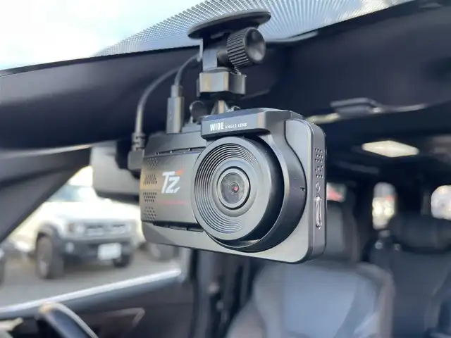 トヨタ アルファードハイブリット エグゼクティブ ラウンジ 東京都 2024(令6)年 2.4万km プラチナホワイトパールマイカ 純正ナビ/純正後席モニター/フルセグTV/Bluetooth/CD/DVD/USB/HDMI/左右独立ムーンルーフ/ユニバーサルステップ (左右)/JBLプレミアムサウンド/前後ドライブレコーダー/Toyota Safety Sense/・プリクラッシュセーフティ/・レーントレーシングアシスト/・先行車発進告知機能/・オートマチックハイビーム/・レーダークルーズコントロール/・クリアランスソナー/・ロードサインアシスト/・ブラインドスポットモニター/・ヘッドアップディスプレイ/パノラミックビューモニター/アドバンスドパーク/リアエンターテインメント/ETC2.0/デジタルインナーミラー/前後コーナーセンサー/両側パワースライドドア/パワーシート/パワーバックドア/シートヒーター/ベンチレーション/ステアリングヒーター/LEDヘッドライト/17インチ純正アルミホイール/スマートキー