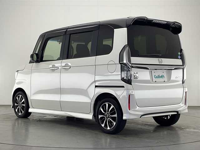ホンダ Ｎ ＢＯＸ カスタム G L ホンダセンシング 宮崎県 2018(平30)年 2.7万km プレミアムホワイトパールⅡ 2トーン塗装/Honda SENSING/〇衝突軽減ブレーキ〈CMBS〉/〇誤発進抑制機能/〇後方誤発進抑制機能/〇歩行者事故低減ステアリング/〇路外逸脱抑制機能/〇ACC〈アダプティブ・クルーズ・コントロール〉/〇LKAS〈車線維持支援システム〉/〇オートハイビーム/〇先行車発進お知らせ機能/〇標識認識機能/社外7インチSDナビ/フルセグTV/CD/DVD/Bluetooth/バックカメラ/片側パワースライドドア/ビルトインETC/LEDヘッドライト/純正14インチAW