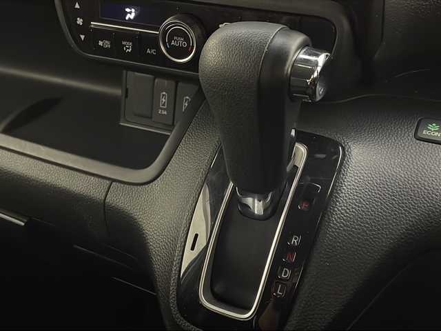 ホンダ Ｎ ＢＯＸ カスタム G L ホンダセンシング 宮崎県 2018(平30)年 2.7万km プレミアムホワイトパールⅡ 2トーン塗装/Honda SENSING/〇衝突軽減ブレーキ〈CMBS〉/〇誤発進抑制機能/〇後方誤発進抑制機能/〇歩行者事故低減ステアリング/〇路外逸脱抑制機能/〇ACC〈アダプティブ・クルーズ・コントロール〉/〇LKAS〈車線維持支援システム〉/〇オートハイビーム/〇先行車発進お知らせ機能/〇標識認識機能/社外7インチSDナビ/フルセグTV/CD/DVD/Bluetooth/バックカメラ/片側パワースライドドア/ビルトインETC/LEDヘッドライト/純正14インチAW