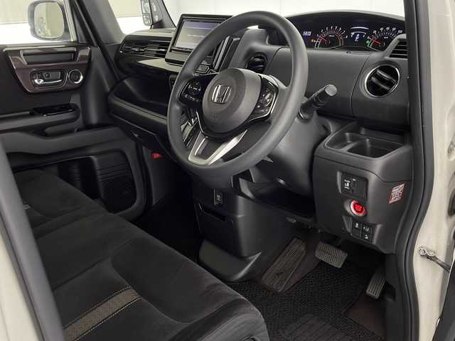 ホンダ Ｎ ＢＯＸ カスタム G L ホンダセンシング 宮崎県 2018(平30)年 2.7万km プレミアムホワイトパールⅡ 2トーン塗装/Honda SENSING/〇衝突軽減ブレーキ〈CMBS〉/〇誤発進抑制機能/〇後方誤発進抑制機能/〇歩行者事故低減ステアリング/〇路外逸脱抑制機能/〇ACC〈アダプティブ・クルーズ・コントロール〉/〇LKAS〈車線維持支援システム〉/〇オートハイビーム/〇先行車発進お知らせ機能/〇標識認識機能/社外7インチSDナビ/フルセグTV/CD/DVD/Bluetooth/バックカメラ/片側パワースライドドア/ビルトインETC/LEDヘッドライト/純正14インチAW