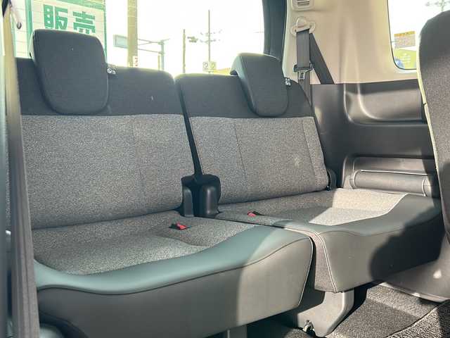 ホンダ フリード ハイブリット e:HEV AIR EX 静岡県 2025(令7)年 0.1万km メテオロイドグレーメタリック 純正ナビ/・FM/・AM/・TV/・Apple Car Play/・Android Auto/・Bluetooth/・USB/主要装備/・バックカメラ/・ホンダセンシング/・車線逸脱防止/・誤発進抑制/・コーナーセンサー/・追従クルコン/・横滑り防止装置/・ＬＥＤヘッドライト/・サイドカーテンエアバッグ/・純正フロアマット/・運転席+助手席シートヒーター/・リヤクーラー