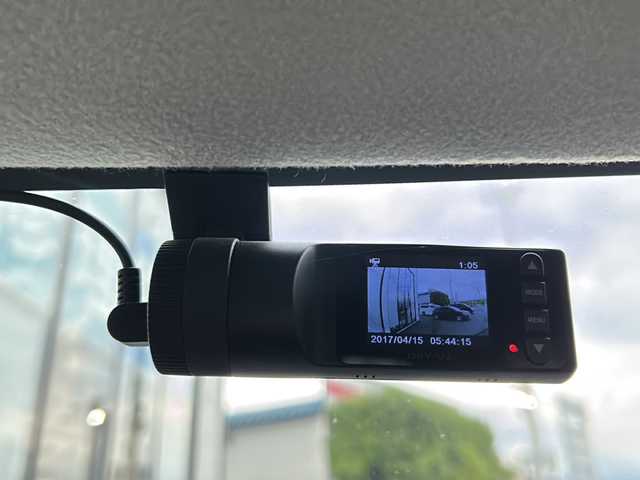 スズキ ワゴンＲ スティングレー HYBRID X 山形県 2017(平29)年 11万km ブレイブカーキP ４WD/社外ナビKENWOOD/（AM/FM/CD/DVD/フルセグ/Bluetooth）/ステアリングスイッチ/クルーズコントロール/オートマチックハイビーム/レーンキープアシスト/電動格納ミラー/前席シートヒーター/ETC/横滑り防止装置/フォグランプ/ドアバイザー/社外14インチAWスタッドレスタイヤ車載（6mm）