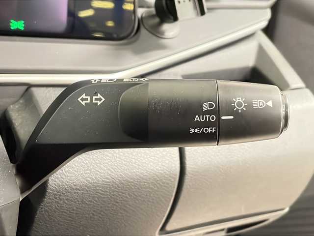 日産 ノート X 熊本県 2023(令5)年 5万km ダークメタルグレー ・ワンオーナー/・純正ナビ/-BT/フルセグ/USB/HDMI/FM/AM/・アラウンドビューモニター/・助手席回転シート/・デジタルインナーミラー/・ワイヤレス充電器/・ブラインドスポットモニター/・電動パーキングブレーキ/・ブレーキホールド/・衝突軽減ブレーキ/・コーナーセンサー/・標識検知/・ETC2.0/・LEDヘッドライト