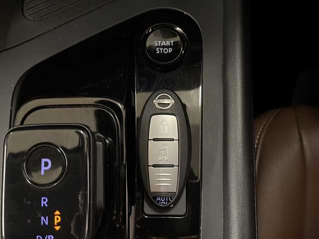 日産 ノート X 熊本県 2023(令5)年 5万km ダークメタルグレー ・ワンオーナー/・純正ナビ/-BT/フルセグ/USB/HDMI/FM/AM/・アラウンドビューモニター/・助手席回転シート/・デジタルインナーミラー/・ワイヤレス充電器/・ブラインドスポットモニター/・電動パーキングブレーキ/・ブレーキホールド/・衝突軽減ブレーキ/・コーナーセンサー/・標識検知/・ETC2.0/・LEDヘッドライト