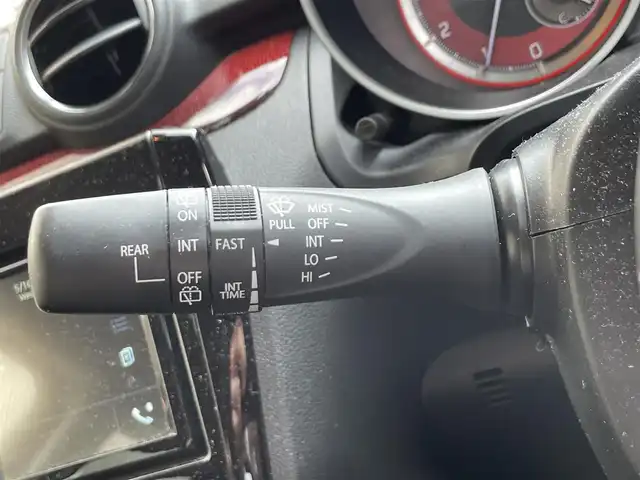 スズキ スイフト スポーツ 滋賀県 2022(令4)年 2.4万km スーパーブラックパール 禁煙車/社外ディスプレイオーディオ/（CD/DVD/USB/Bluetooth）/ビルトインETC/前方ドライブレコーダー/衝突軽減ブレーキ/車線逸脱警報/クリアランスソナー/レーンキープアシスト/革巻きステアリング/追従型クルーズコントロール/ステアリングリモコン/D席シートヒーター/LEDヘッドライト/フォグランプ/オートヘッドライト/BLITZ車高調/純正アルミホイール/純正フロアマット/電動格納ミラー/スペアキー1本