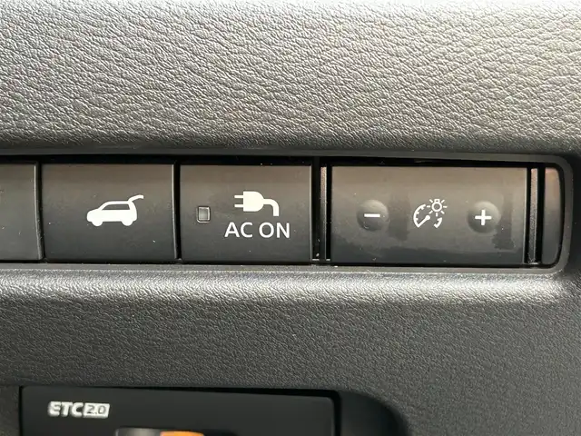 日産 エクストレイル G e－4ORCE 岩手県 2023(令5)年 1.7万km ブリリアントホワイトパール 純性ナビ/パノラミックガラスルーフ /プロパイロット /インテリジェントルームミラー/アラウンドビューモニター /ルーフレール /パワーバックドア /パワーシート/フルセグTV /シートヒーター /セーフティアシスト /クルーズコントロール/LEDヘッドランプ/プッシュスタート/ドアバイザー/フロアマット/保証書　取説