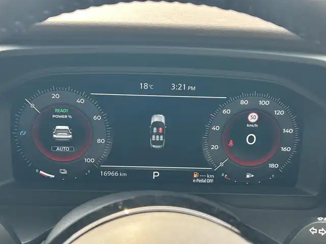 日産 エクストレイル G e－4ORCE 岩手県 2023(令5)年 1.7万km ブリリアントホワイトパール 純性ナビ/パノラミックガラスルーフ /プロパイロット /インテリジェントルームミラー/アラウンドビューモニター /ルーフレール /パワーバックドア /パワーシート/フルセグTV /シートヒーター /セーフティアシスト /クルーズコントロール/LEDヘッドランプ/プッシュスタート/ドアバイザー/フロアマット/保証書　取説