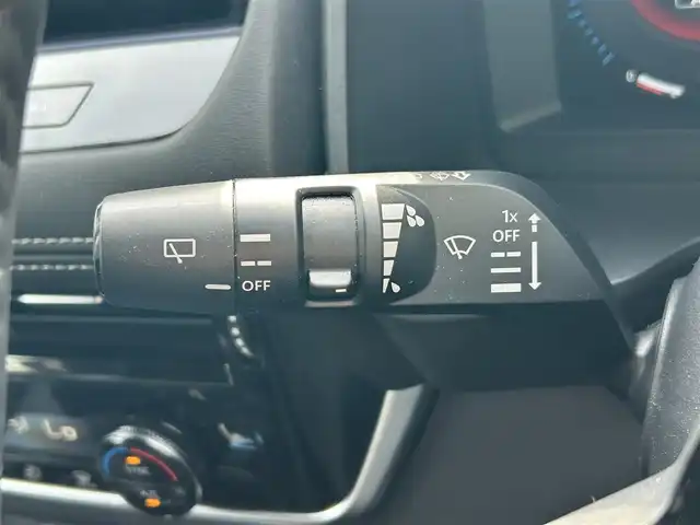 日産 エクストレイル G e－4ORCE 岩手県 2023(令5)年 1.7万km ブリリアントホワイトパール 純性ナビ/パノラミックガラスルーフ /プロパイロット /インテリジェントルームミラー/アラウンドビューモニター /ルーフレール /パワーバックドア /パワーシート/フルセグTV /シートヒーター /セーフティアシスト /クルーズコントロール/LEDヘッドランプ/プッシュスタート/ドアバイザー/フロアマット/保証書　取説