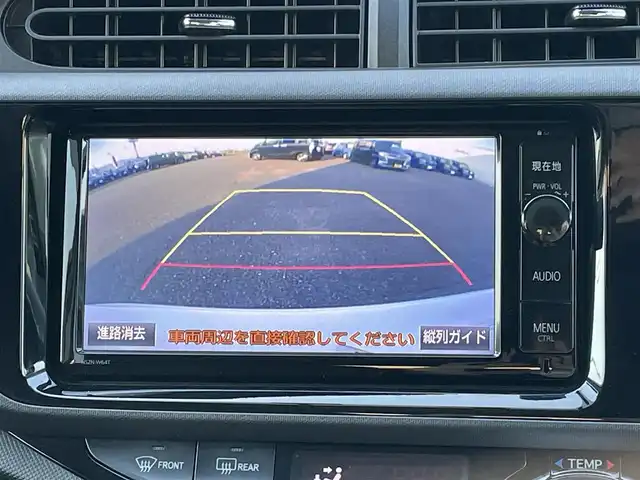 トヨタ アクア G 山口県 2015(平27)年 6.1万km ライムホワイトパールクリスタルシャイン クルーズコントロール/SDナビ フルセグTV CD DVD BT/バックカメラ/ドラレコ/ETC/スマートキー/社外アルミホイール/シートヒーター/オートライト/横滑り防止/ステアリングリモコン/アームレスト付きセンターコンソール/禁煙車