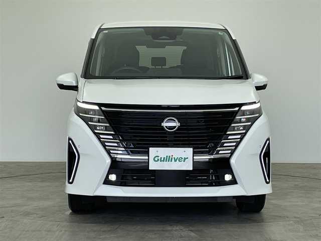 日産 セレナ e－パワー ハイウェイスター V 群馬県 2023(令5)年 1万km プリズムホワイト 純正１２．３型ナビ　アラウンドビューモニター　プロパイロット　両側パワースライドドア　デジタルインナーミラー　ＡＨＢ　純正１６インチＡＷ　コーナーセンサー　ステアリングリモコン　ＥＴＣ　禁煙車
