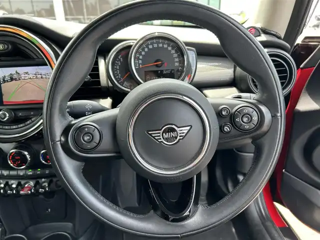 ＭＩＮＩ ミニ クーパー 栃木県 2019(平31)年 4万km 赤 ドライビング・アシスト/純正ナビ/AppleCarPlay/Bluetooth/USB/バックカメラ/ETC/前ドライブレコーダー/スマートキー×2/スタートボタン/ステアリングリモコン/LEDオートライト/LEDフォグランプ/純正15インチAW/アイドリングストップ/横滑り防止装置/電動格納ミラー/ドアバイザー