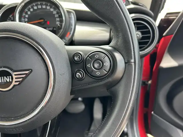 ＭＩＮＩ ミニ クーパー 栃木県 2019(平31)年 4万km 赤 ドライビング・アシスト/純正ナビ/AppleCarPlay/Bluetooth/USB/バックカメラ/ETC/前ドライブレコーダー/スマートキー×2/スタートボタン/ステアリングリモコン/LEDオートライト/LEDフォグランプ/純正15インチAW/アイドリングストップ/横滑り防止装置/電動格納ミラー/ドアバイザー