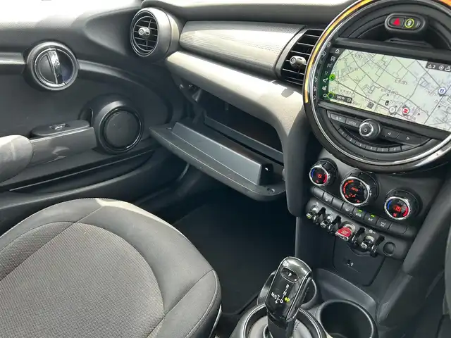 ＭＩＮＩ ミニ クーパー 栃木県 2019(平31)年 4万km 赤 ドライビング・アシスト/純正ナビ/AppleCarPlay/Bluetooth/USB/バックカメラ/ETC/前ドライブレコーダー/スマートキー×2/スタートボタン/ステアリングリモコン/LEDオートライト/LEDフォグランプ/純正15インチAW/アイドリングストップ/横滑り防止装置/電動格納ミラー/ドアバイザー