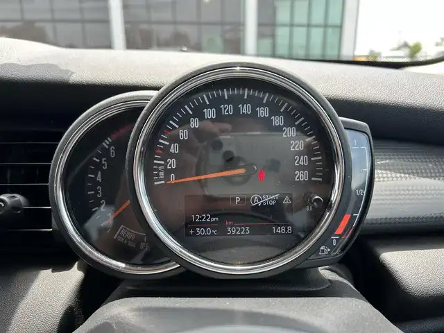 ＭＩＮＩ ミニ クーパー 栃木県 2019(平31)年 4万km 赤 ドライビング・アシスト/純正ナビ/AppleCarPlay/Bluetooth/USB/バックカメラ/ETC/前ドライブレコーダー/スマートキー×2/スタートボタン/ステアリングリモコン/LEDオートライト/LEDフォグランプ/純正15インチAW/アイドリングストップ/横滑り防止装置/電動格納ミラー/ドアバイザー