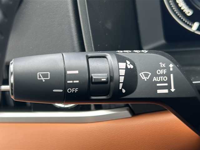 三菱 アウトランダー ＰＨＥＶ P 大阪府 2023(令5)年 1.6万km ホワイトダイヤモンド ワンオーナー/純正メーカーナビ/マイパイロット/ビルトインETC2.0/充電ケーブル/アラウンドビューモニター/ＢＯＳＥプレミアムサウンド/１列目＆２列目シートヒーター/パワーバックドア/クリアランスソナー/プリクラッシュセーフティ/純正20インチAW/AC1500Wコンセント/メモリ機能付きパワーシート/ステアリングスイッチ/BSM/eアシスト/電動パーキングブレーキ/置くだけ充電/取説/保証書/スペアキーｘ１