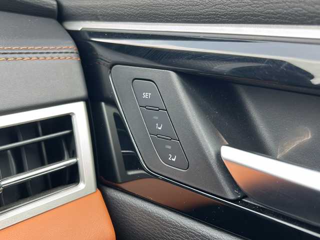 三菱 アウトランダー ＰＨＥＶ P 大阪府 2023(令5)年 1.6万km ホワイトダイヤモンド ワンオーナー/純正メーカーナビ/マイパイロット/ビルトインETC2.0/充電ケーブル/アラウンドビューモニター/ＢＯＳＥプレミアムサウンド/１列目＆２列目シートヒーター/パワーバックドア/クリアランスソナー/プリクラッシュセーフティ/純正20インチAW/AC1500Wコンセント/メモリ機能付きパワーシート/ステアリングスイッチ/BSM/eアシスト/電動パーキングブレーキ/置くだけ充電/取説/保証書/スペアキーｘ１
