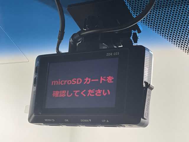トヨタ ハリアー プレミアム 福岡県 2018(平30)年 3万km ホワイトパールクリスタルシャイン 純正9インチメモリナビ/・CD/DVD/BT/フルセグTV/・バックモニター/トヨタセーフティ/・プリクラッシュセーフティ/・レーンディパーチャーアラート/・オートハイビーム/・レーダークルーズコントロール/ハーフレザーシート/・パワーシート（D）/革巻きステアリング/・ステアリングリモコン/ETC/LEDヘッドライト/・オートライト/・フォグランプ/電子パーキング/・ブレーキホールド/パワーバックドア/アイドリングストップ/ドライブレコーダー前後/純正18インチアルミホイール/純正フロアマット/純正ドアバイザー