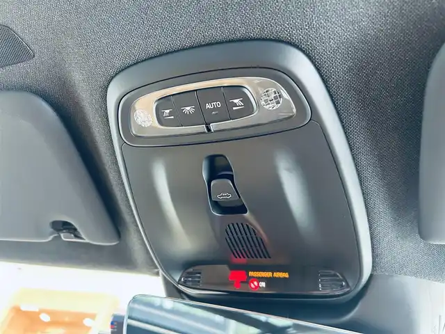 ボルボ ＸＣ４０ T4 AWD インスクリプション 大阪府 2020(令2)年 1.4万km 青 サンルーフ/ハーマンカードン/ベージュレザー/パワーシート/Dシートメモリ/シートヒーター/ステアリングヒーター/ACC/BLIS/純正ナビ/TV/３６０度カメラ/applecarplay/純正19インチAW/LEDヘッドライト/電動リアゲート/ワイヤレス充電/自動駐車