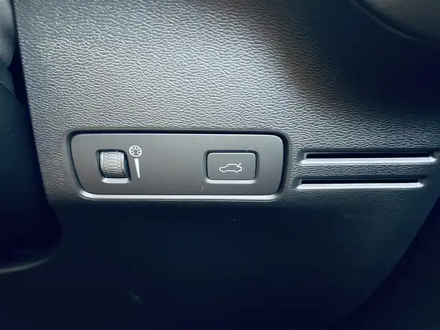 ボルボ ＸＣ４０ T4 AWD インスクリプション 大阪府 2020(令2)年 1.4万km 青 サンルーフ/ハーマンカードン/ベージュレザー/パワーシート/Dシートメモリ/シートヒーター/ステアリングヒーター/ACC/BLIS/純正ナビ/TV/３６０度カメラ/applecarplay/純正19インチAW/LEDヘッドライト/電動リアゲート/ワイヤレス充電/自動駐車