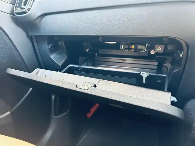 ボルボ ＸＣ４０ T4 AWD インスクリプション 大阪府 2020(令2)年 1.4万km 青 サンルーフ/ハーマンカードン/ベージュレザー/パワーシート/Dシートメモリ/シートヒーター/ステアリングヒーター/ACC/BLIS/純正ナビ/TV/３６０度カメラ/applecarplay/純正19インチAW/LEDヘッドライト/電動リアゲート/ワイヤレス充電/自動駐車